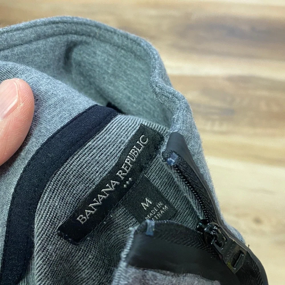 Banana Republic Quarter Zip Pullover Size M Activewear Cotton Blend Gray Regular
